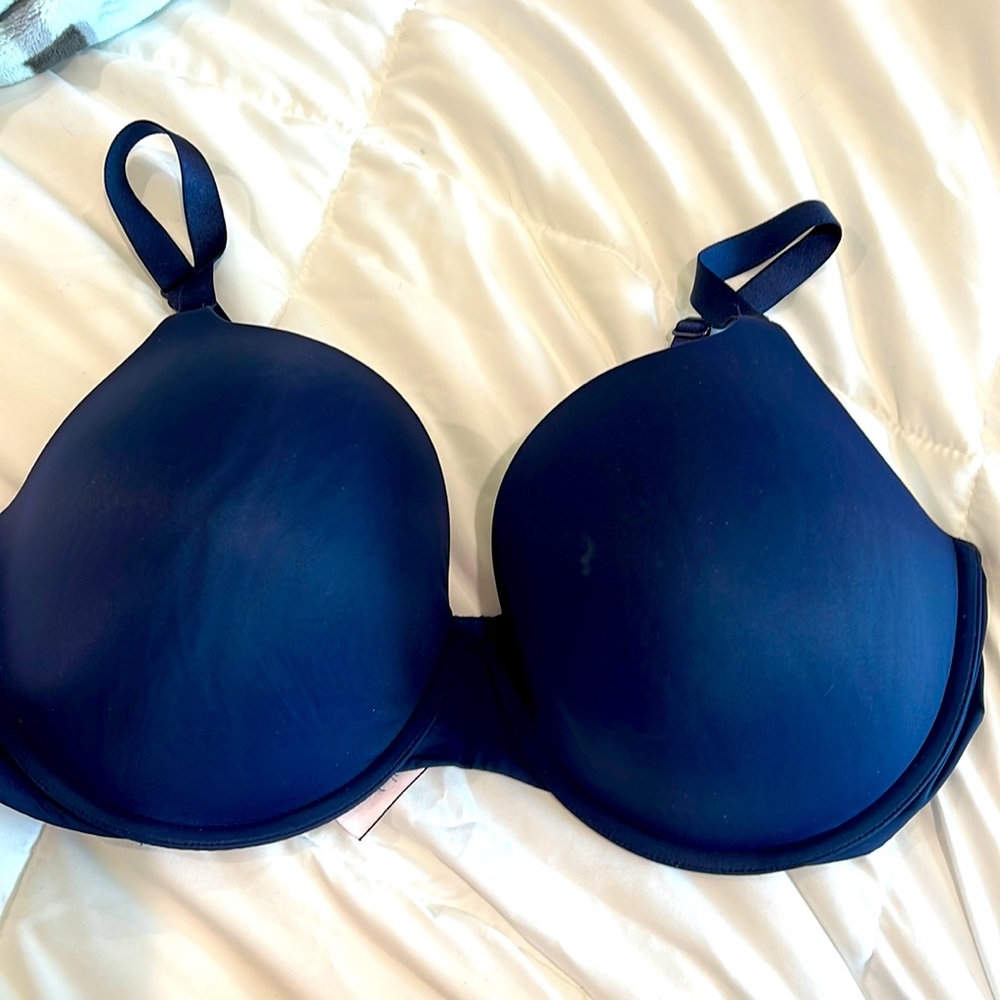 Victoria Secret perfect shape 40 DD navy bra like new
